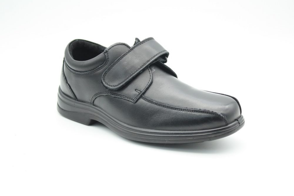 נעלי נוחות לנוער מעור בצבע שחור מט סגירת סקוטש  דגם 1015
