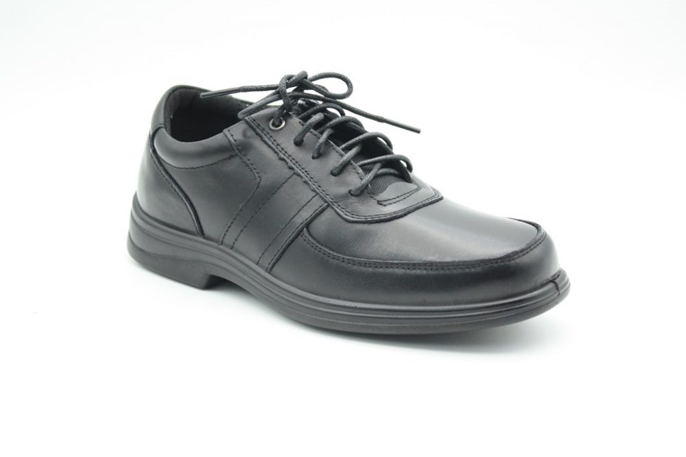 נעלי נוחות לנוער מעור בצבע שחור מט דגם 1020