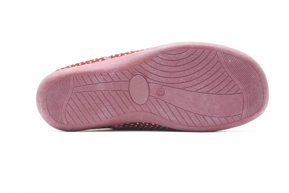 נעלי בית לנשים תוצרת ספרד צמריות בצבע בורדו עם רקמה    דגם: 11 BORDO